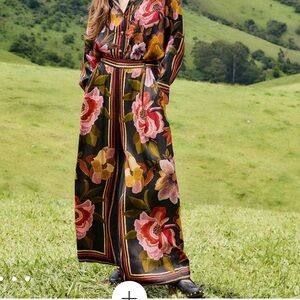 Farm Rio Black Chenille Flowers 
Viscose Pants. XL.